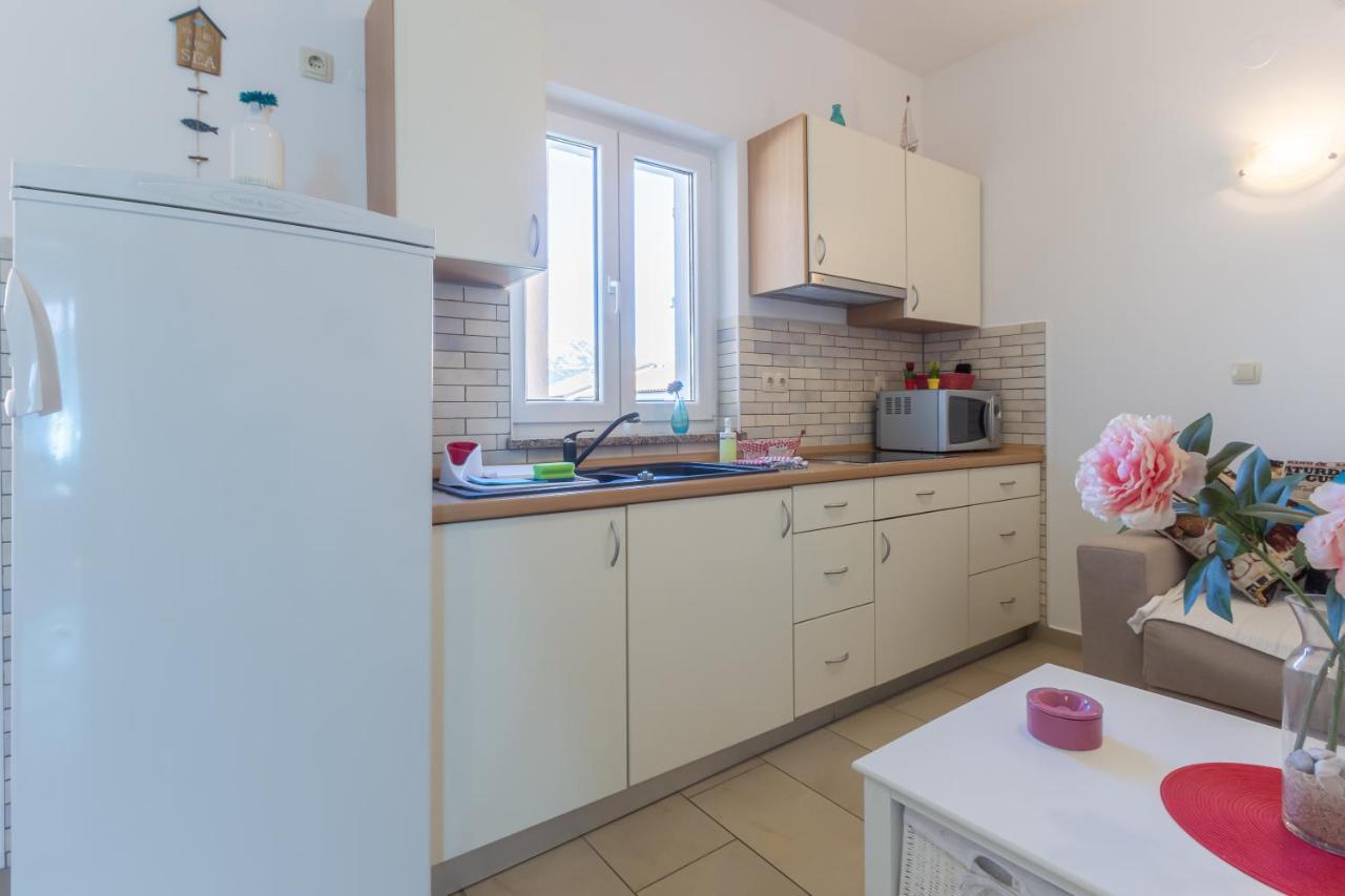 Apartments Ema & Mislav With Terrace บัชกา ภายนอก รูปภาพ