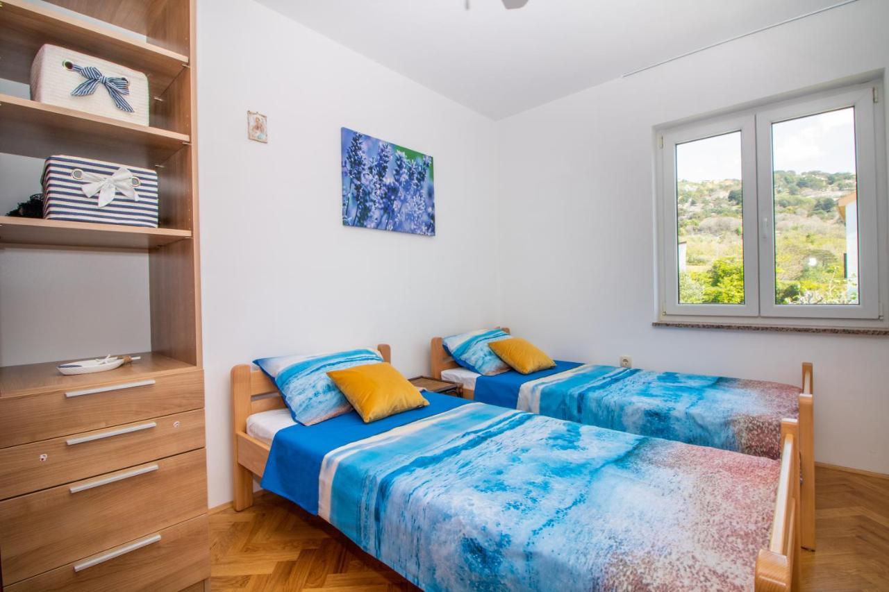 Apartments Ema & Mislav With Terrace บัชกา ภายนอก รูปภาพ